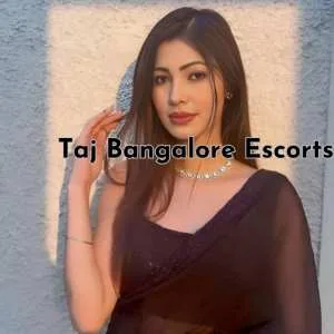 A Indian Girl Wearing Saree Telling About How to reach Bangalore Escorts