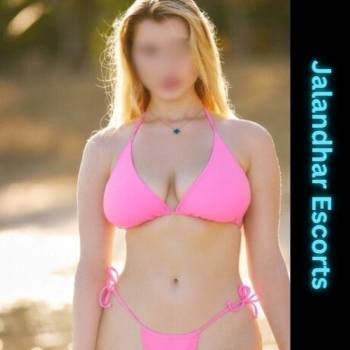 Top 1 women wearing Pink dress working with Jalandhar Escorts